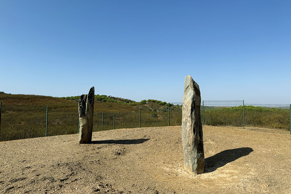 grijsopreis-portugal-highlight-via-algarviana-wandelingen-etappe1-menhirs Menhirs