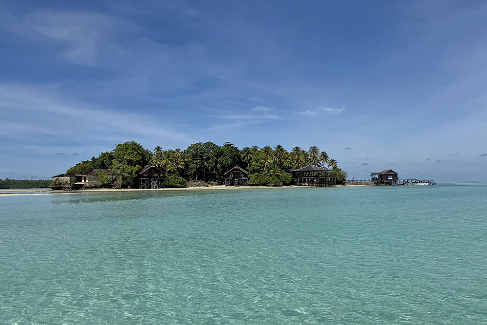 Aankomst bij Nabucco in de Derawan eilanden