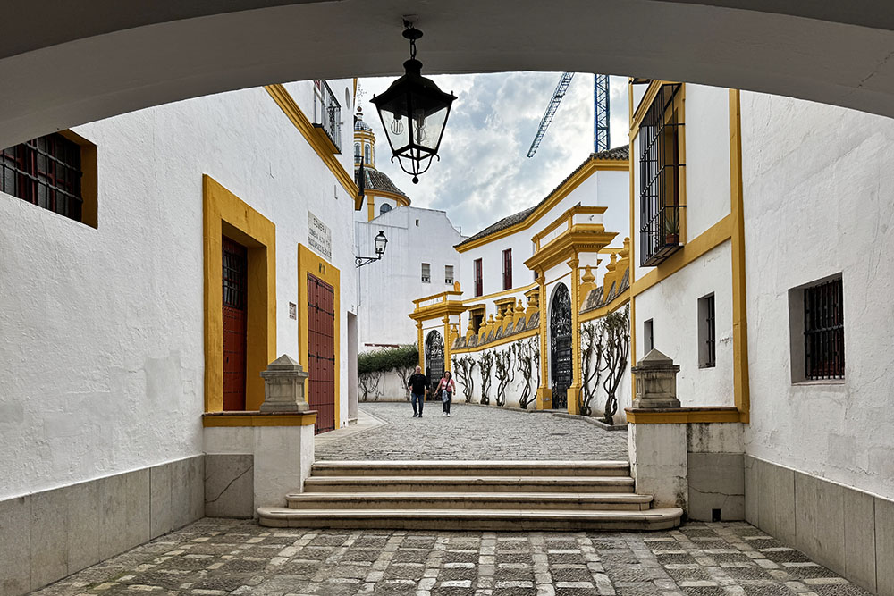 Bij de stierenarena van Sevilla