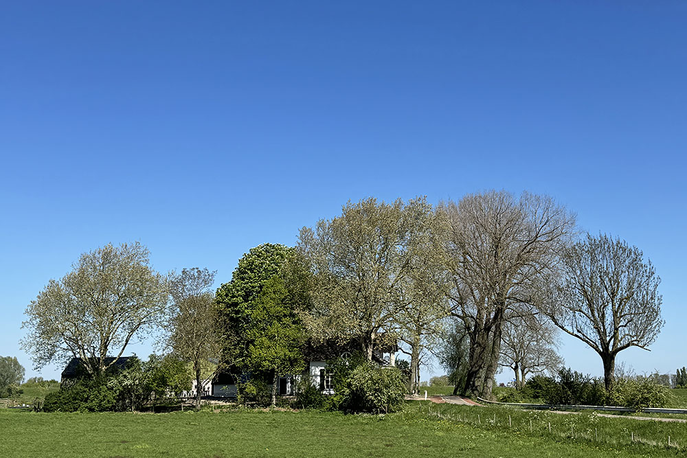 Landhuis net ten noorden van de Lek bij Culemborg