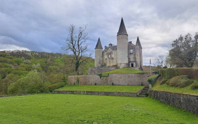 Fraaie wandeling vanuit Celles naar het kasteel van Vêves