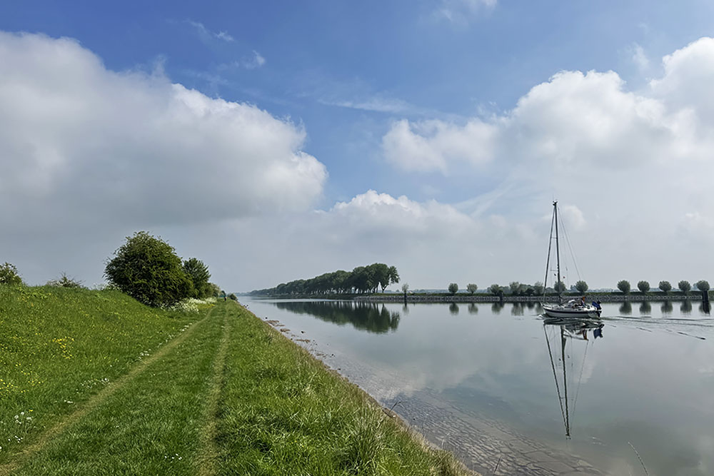 Jaagpad langs Kanaal door Walcheren bij Middelburg