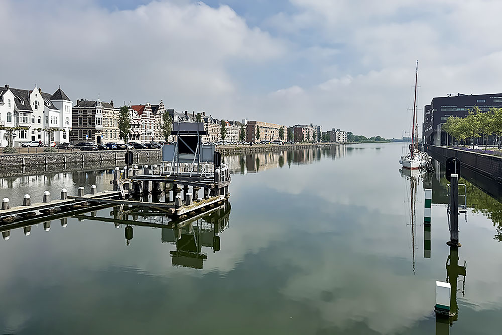 Kanaal door Walcheren bij Middelburg